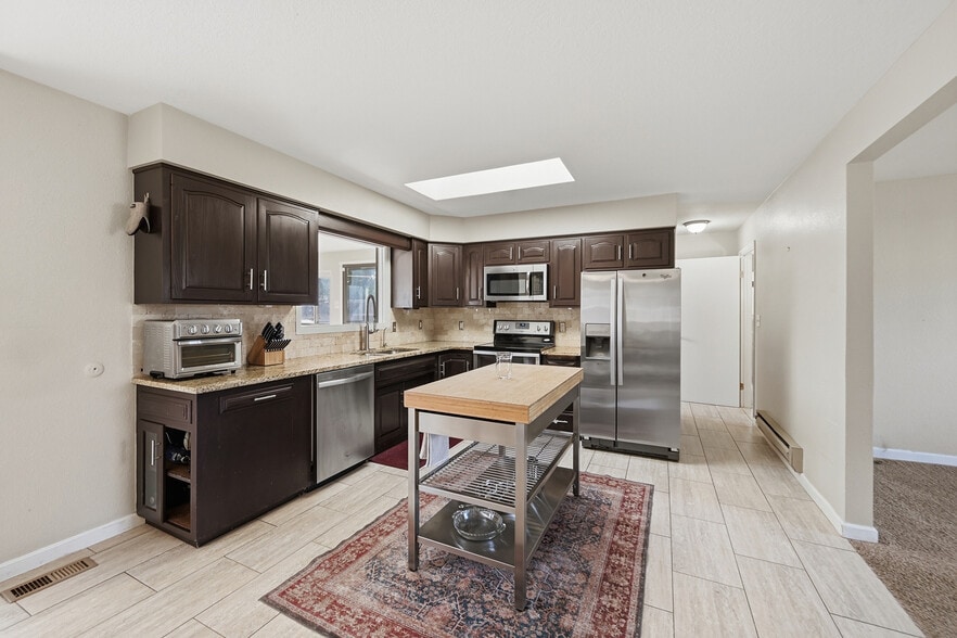 Building Photo - 1040 S Fulton St