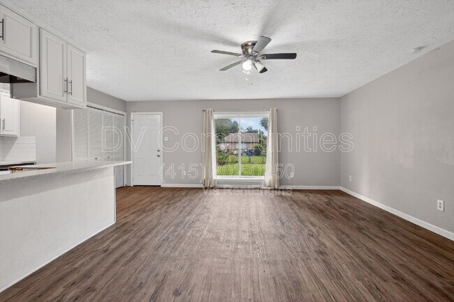 Building Photo - 14630 Edenglen Dr