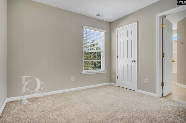 Building Photo - 211 Pinebluff Ct