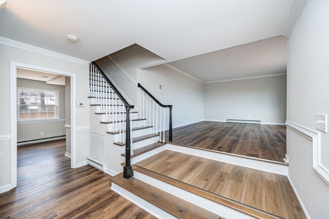 Building Photo - Beautiful Hopewell Move In Ready Home!