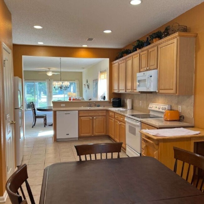 Building Photo - 133 Stratford Village Way