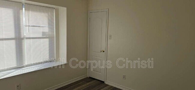 Building Photo - 7625 Stony Brook Dr