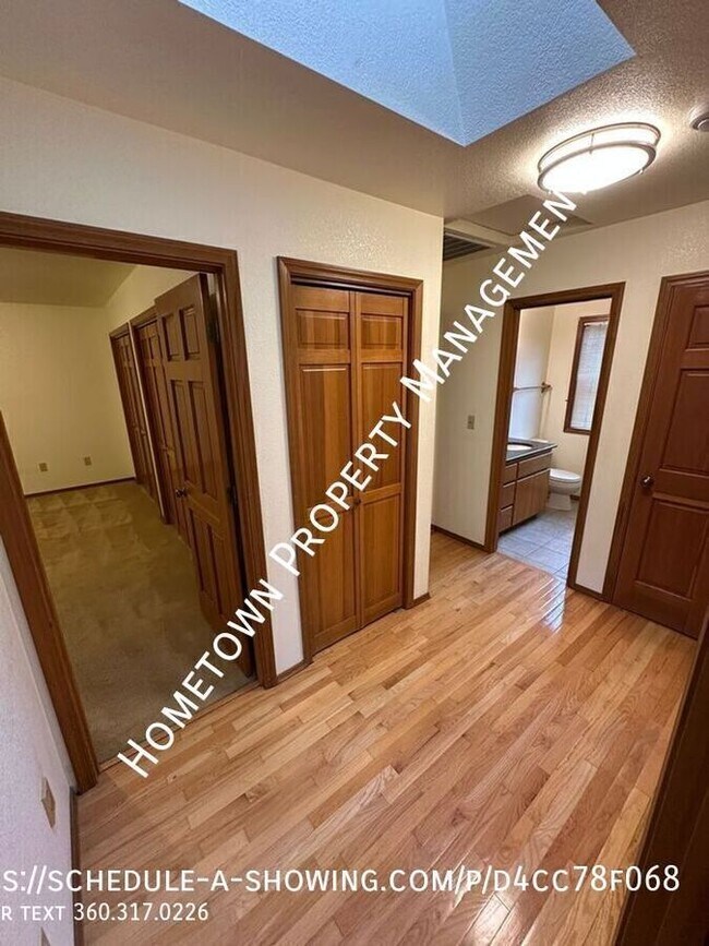 Building Photo - 3221 41st Way SE