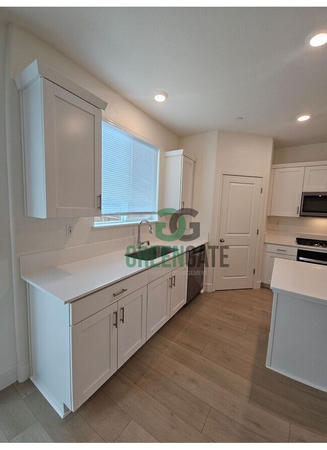 Building Photo - 3 Bedroom 2.5 Bath New Build in Lathrop! AVAILABLE NOW!!