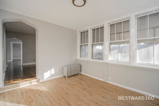 Building Photo - 4011 Elm St