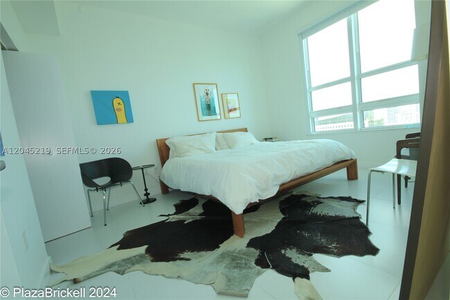 Building Photo - 950 Brickell Bay Dr