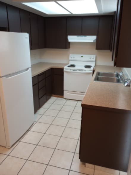 Building Photo - 703 N Tweedt St