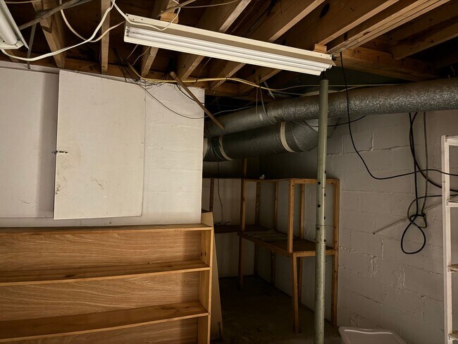 Building Photo - 901 4th Ave NE