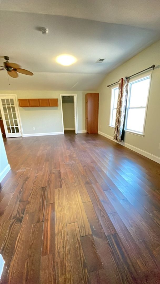 Building Photo - Rare Opportunity on nearly 3 acres!