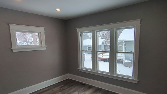 Building Photo - 3 Bedroom 1 bath home with lots of updates!