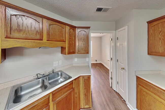 Building Photo - 1071 Red Fern Cir W