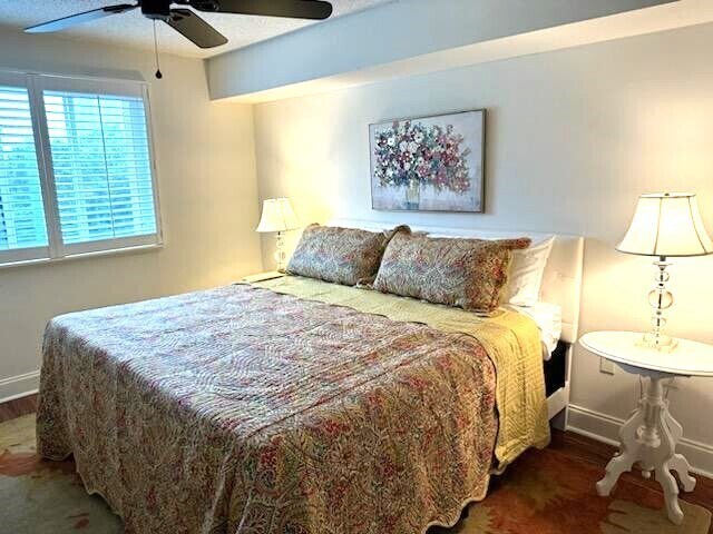 Building Photo - Furnished rental