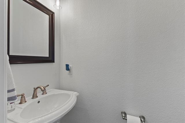 Building Photo - 2245 Gulfstream Dr