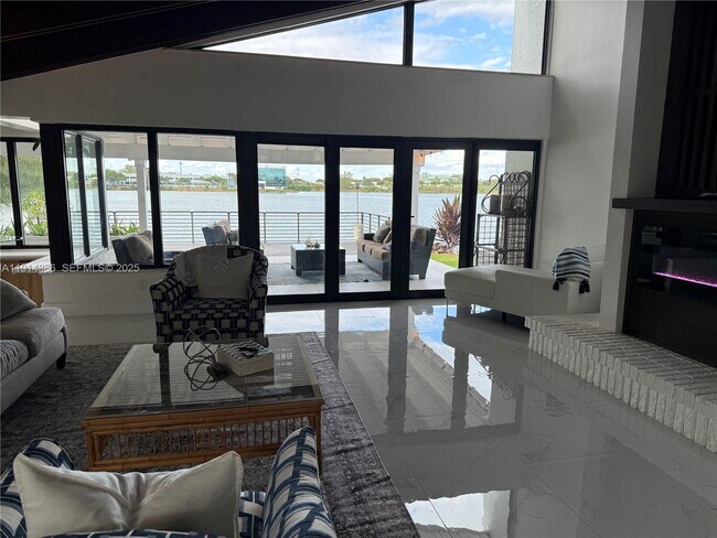 Building Photo - 7521 SW 56th St