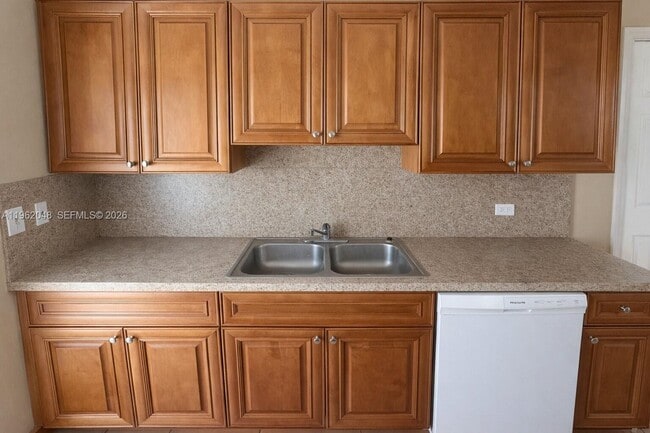 Building Photo - 4396 SW 25th Terrace