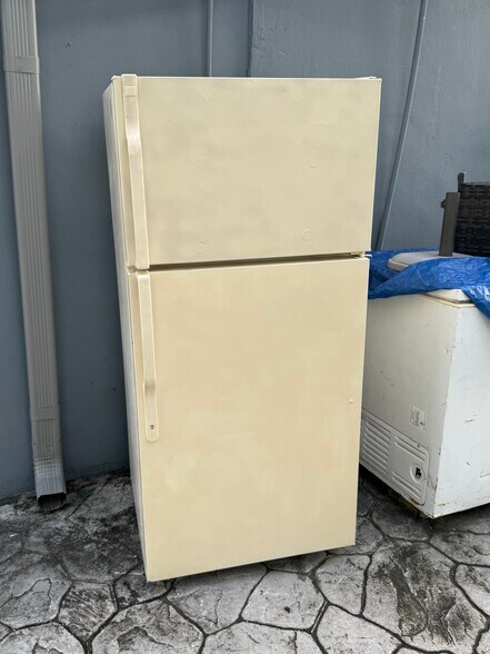 Building Photo - 7821 Hope St