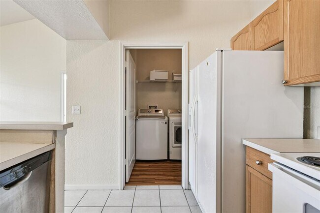 Building Photo - 5125 Palm Springs Blvd