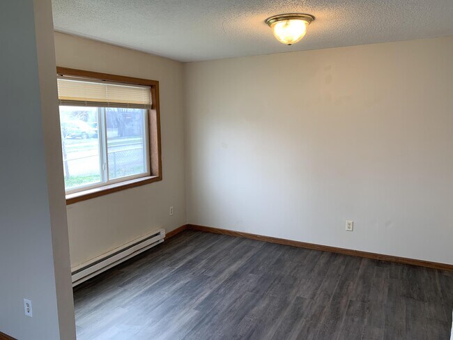 Building Photo - 2101 N Bryant Ave