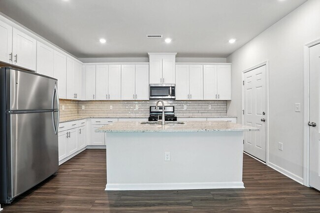 Building Photo - 205 Wilbur Lake Dr