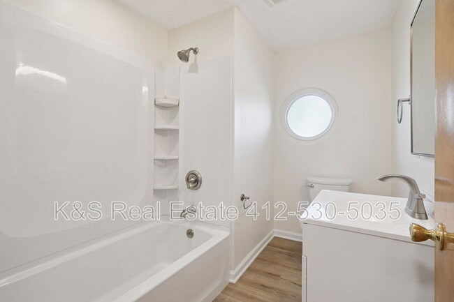 Building Photo - 535 Hickory Dr