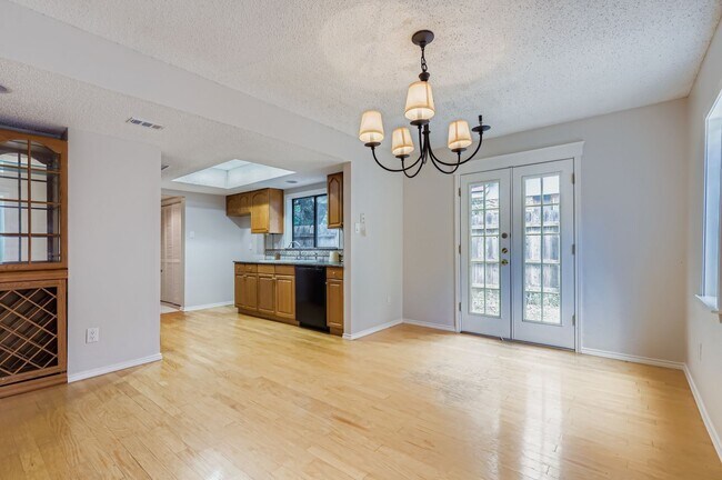 Building Photo - 8600 Tallwood Dr
