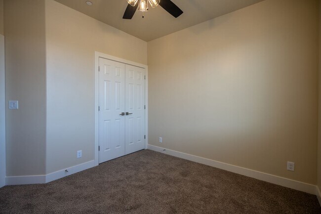 Building Photo - Brand New Townhome Near Utah Tech