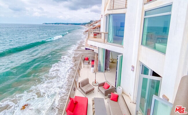 Building Photo - 27102 Malibu Cove Colony Dr