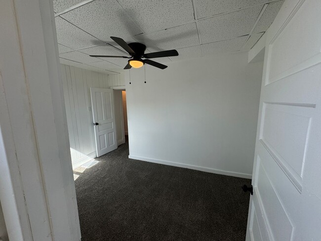 Building Photo - 4 BEDROOM HOME AVAILABLE NOW!!