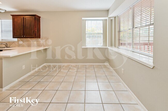 Building Photo - 2614 Spring Bend Dr