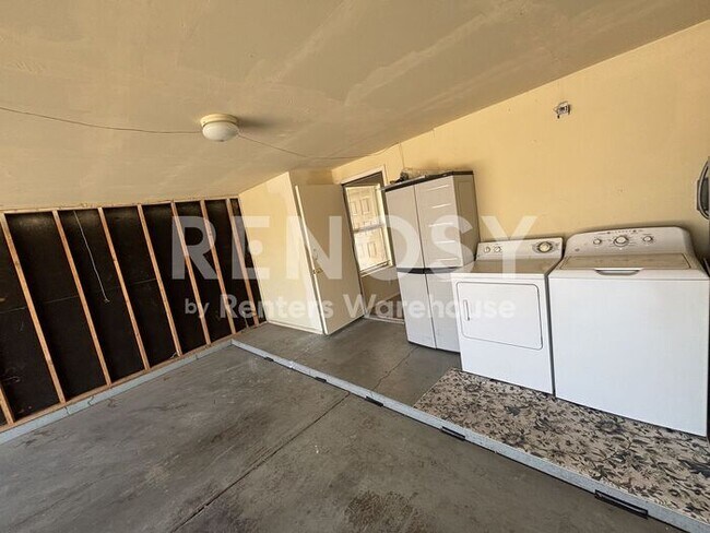 Building Photo - 3-BD, 2-BA Single Family House in Chandler!