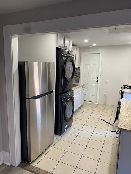 Building Photo - 86 Cottage St