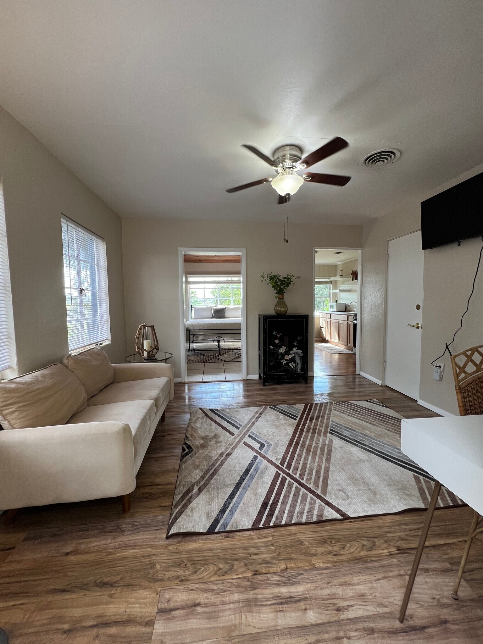 Building Photo - 8330 Honolulu Dr