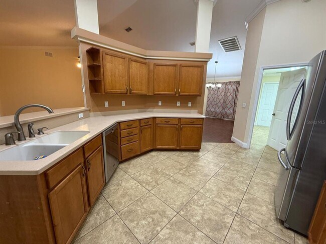 Building Photo - 12814 SW 51st Ave
