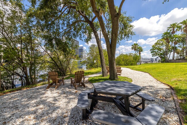Building Photo - 705 Mainsail Dr