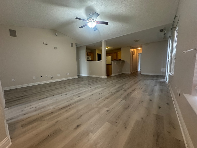 Building Photo - 12805 Courage Crossing