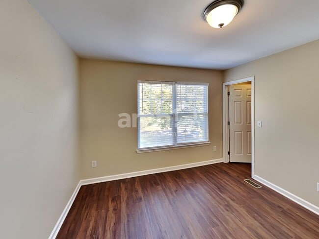 Building Photo - 7145 Riverfront Dr