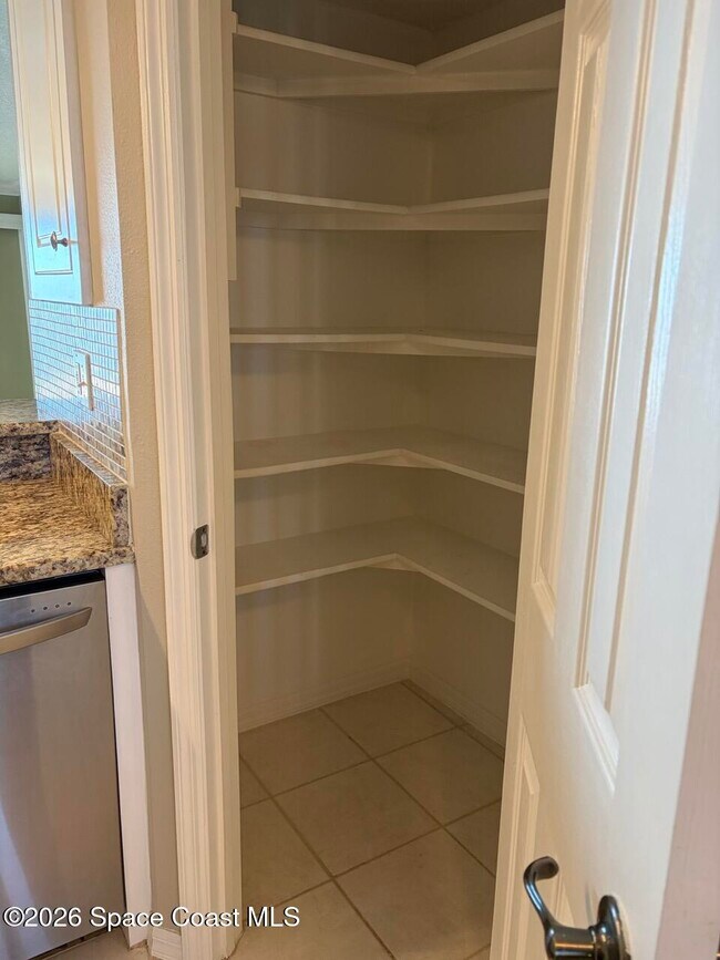 Building Photo - 104 Riverside Dr