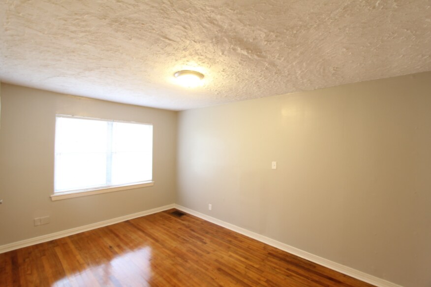 Building Photo - 816 Vanderbilt St