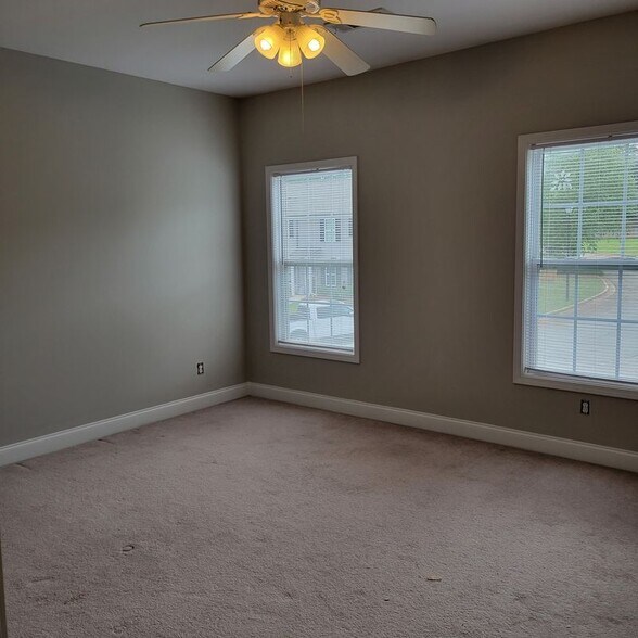 Building Photo - 114 Lakeview Estates Dr