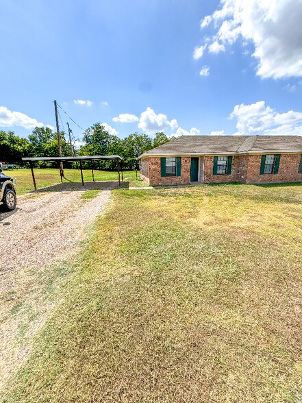 Primary Photo - 207 Betty Jane Ln