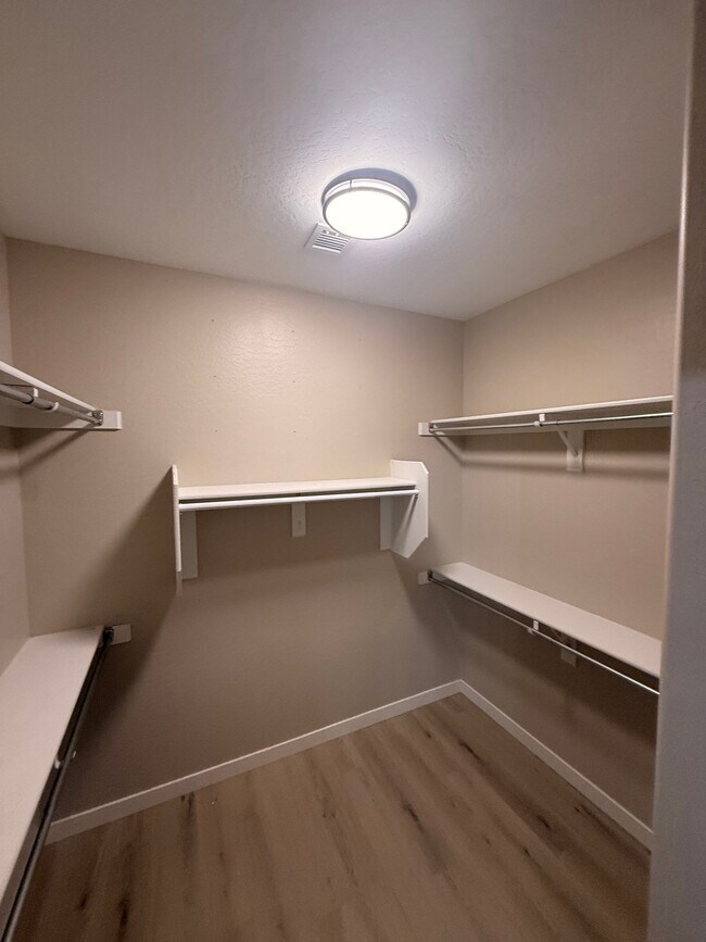 Building Photo - 39730 N Bridlewood Way