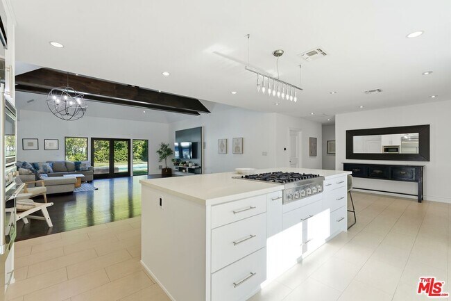 Building Photo - 13201 Bloomfield St