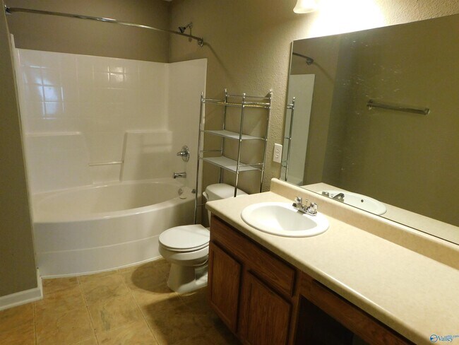 Building Photo - 3146 Castlecreek Dr SW