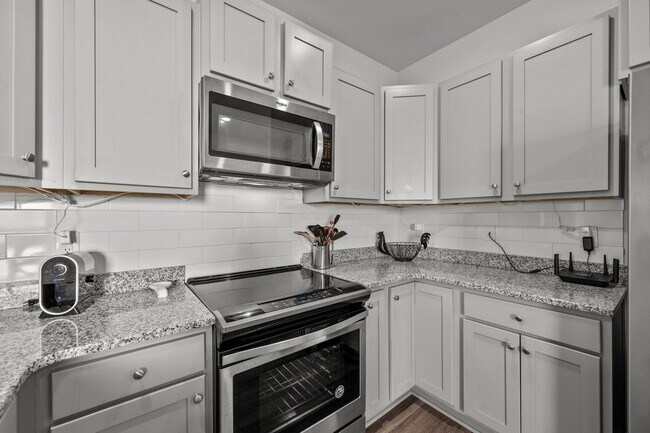 Building Photo - Home in Surf City