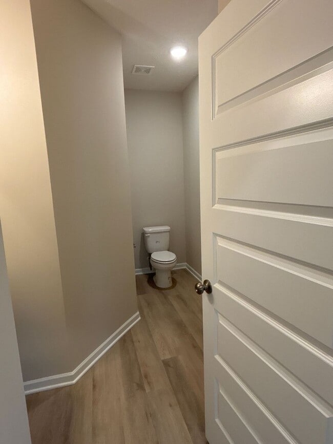 Building Photo - MOVE IN SPECIAL! - BRAND NEW 4 Bedroom Townhome in Shelbyville!