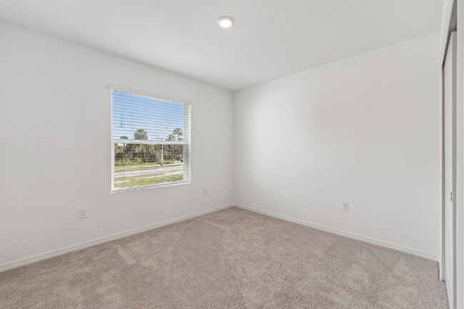 Building Photo - Spacious 5 Bedroom with 3 Baths + Bonus & 2,673 Sq Ft of Comfort in Edgewater, FL!