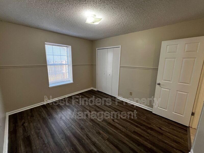 Building Photo - 2532 White Horse Rd E