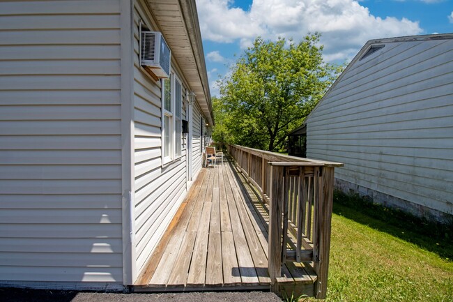 Building Photo - Two Bedroom Apartment