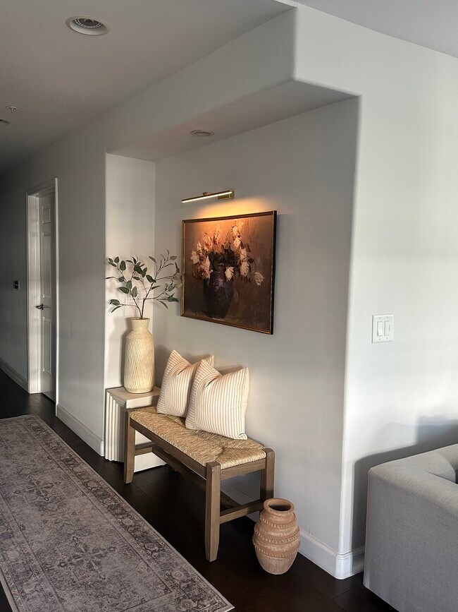 Building Photo - 1817 Selby Ave