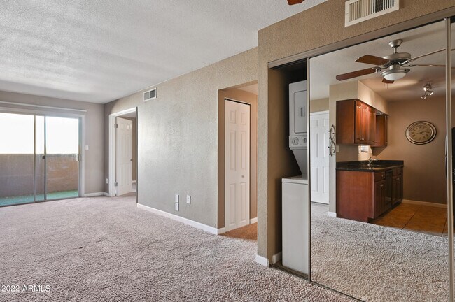 Building Photo - 5877 N Granite Reef Rd